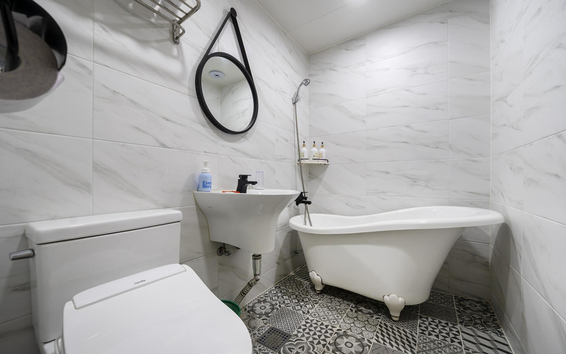 Bathroom 5, Hadong Yeongbingak, Gurye