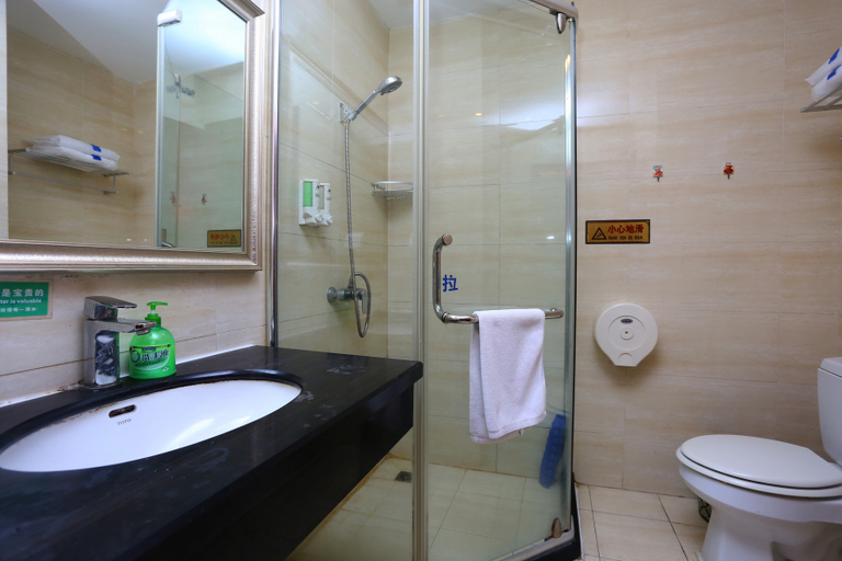 Bathroom 4, Crescent Moon Hotel (Chengdu Chunxi Road Tianfu Square Station), Chengdu