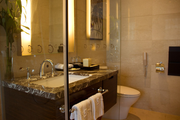 Bathroom 2, Southern Club Hotel, Guangzhou