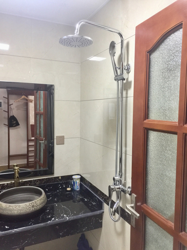Bathroom, Junsen Hotel, Nujiang Lisu