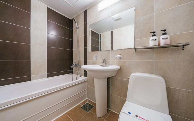 Bathroom 2, Seogwipo Milano, Seogwipo