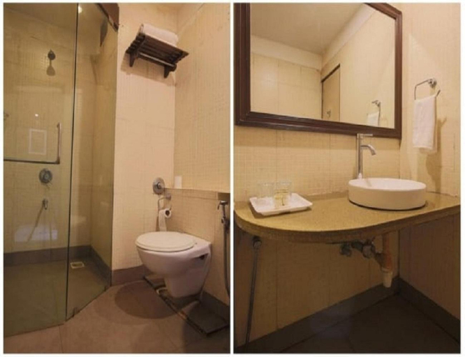 Bathroom 4, Tangerine Boutique Resort, North Goa