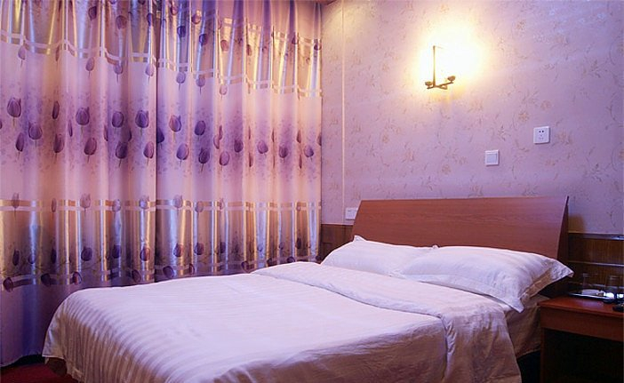 Bedroom 3, Xiongying Hostel, Shanghai