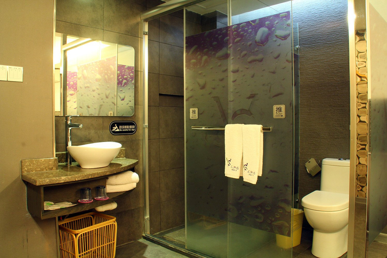 Bathroom 3, Booz Hotel (Shishi Dehui Plaza), Quanzhou