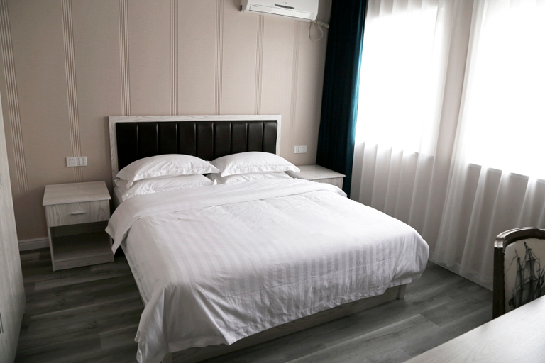 Bedroom 2, Haining Huangwan Hotel, Jiaxing
