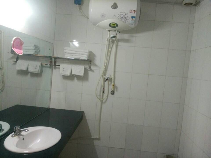 Bathroom, Bayun Hotel (Wuyuan Bus Station), Baynnur