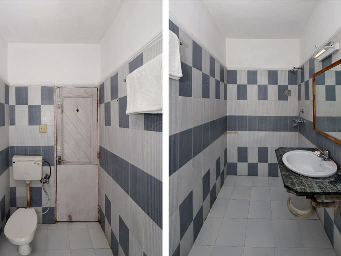 Bathroom, Hotel Padmini International, Varanasi