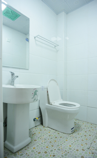 Bathroom 5, Jinqi Hotel, Shanghai