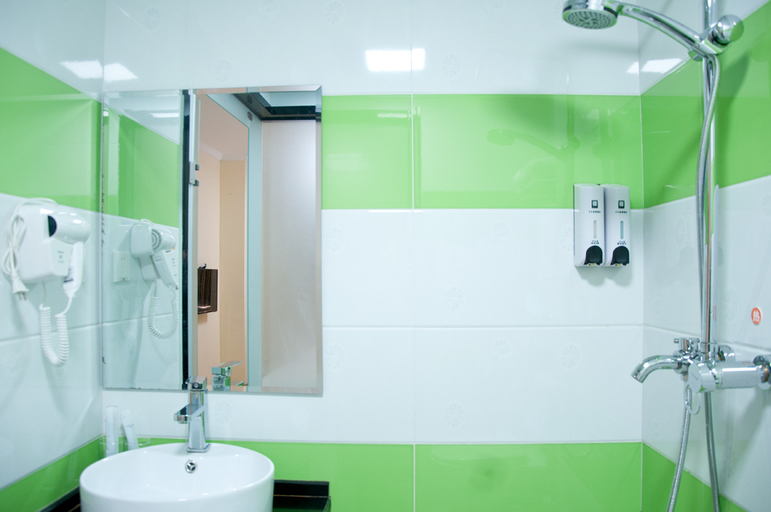 Bathroom 4, 7 Days Inn Xuancheng High-Speed Railway Station, Xuancheng