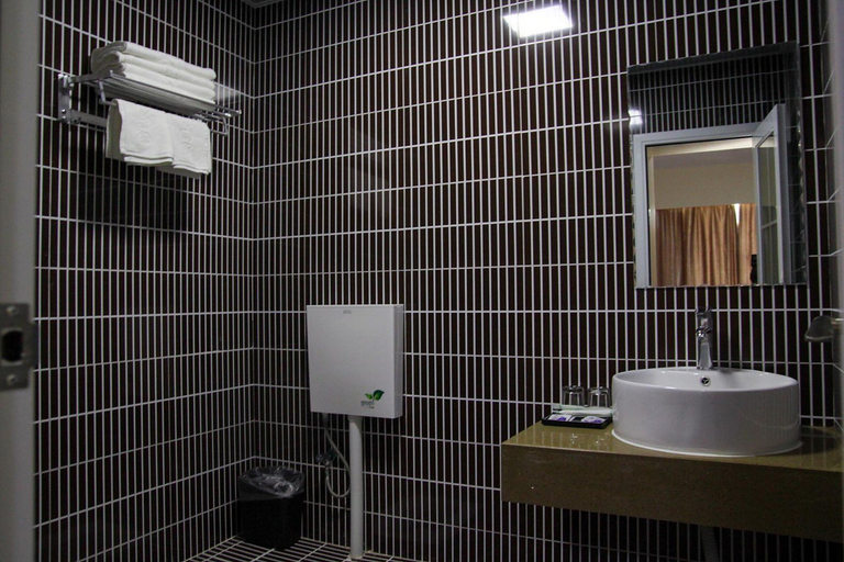 Bathroom 2, Yunji Express Hotel, Yichang