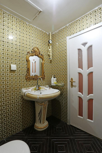 Bathroom 5, Qingdao World Hotel, Qingdao
