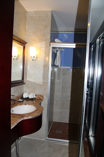 Bathroom, Xinrui Haoting International Hotel, Wenxian, Longnan