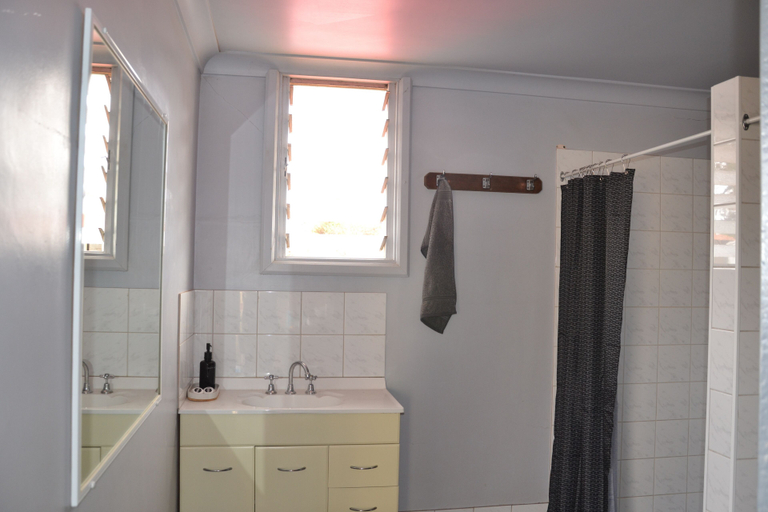 Bathroom 5, Black Diamond Lodge, Collie