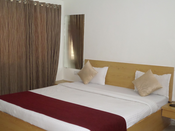 Bedroom 3, Rajasthani Rajwadi Hotel & Restaurant, Nashik
