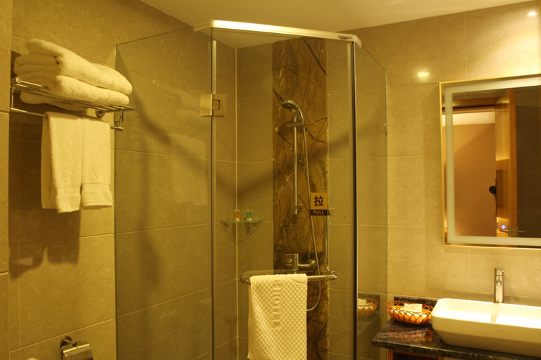 Bathroom 2, Bai Li Holiday Hotel (Enping Aofeng Square), Jiangmen
