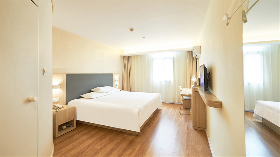 Bedroom, HanTing Hotel (Yu), Zhangjiakou