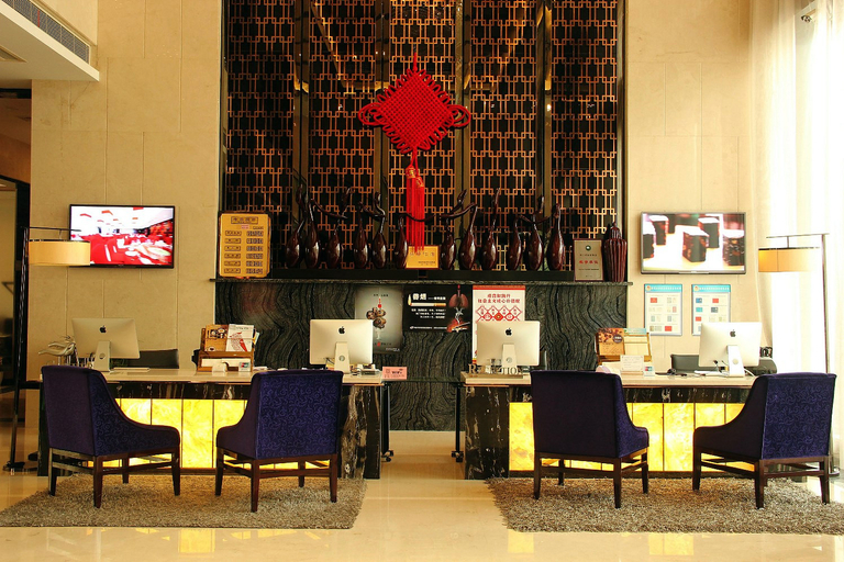 Food & Drinks, Tangent Hotel, Liangshan Yi