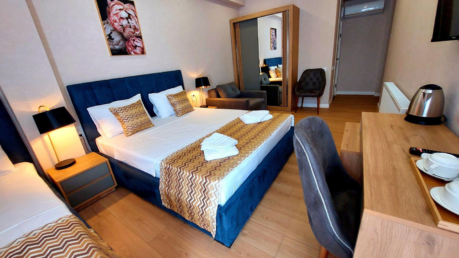 Bedroom 2, Falcon Boutique Hotel, Tbilisi