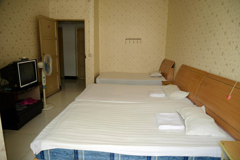 Bedroom 2, Xueyou Hostel, Ezhou