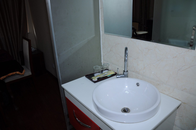 Bathroom 2, Junjia Hotel, Hangzhou