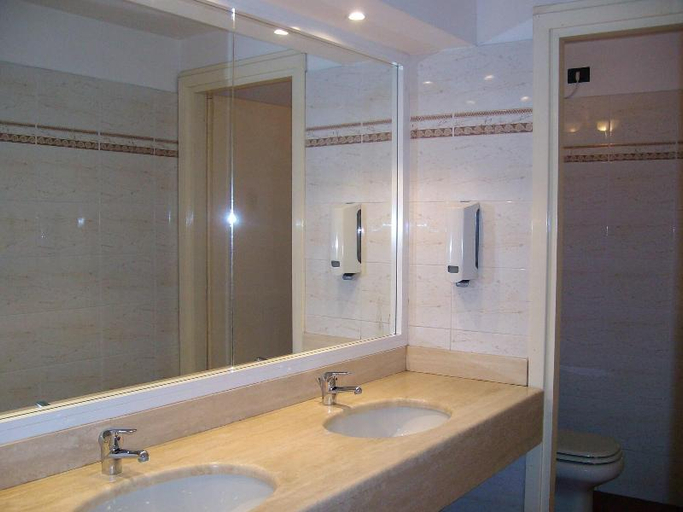 Bathroom 4, レジデンス ホテル ミラマーレ(Hotel Miramare), Imperia