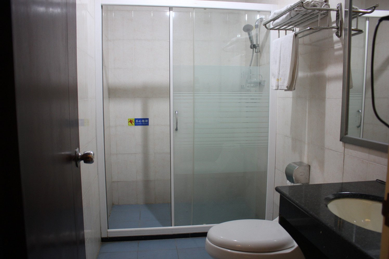 Bathroom 2, Jindu Hotel, Zhaoqing