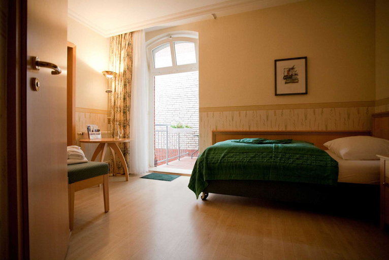 Bedroom 3, Inselhotel VierJahreszeiten, Leer