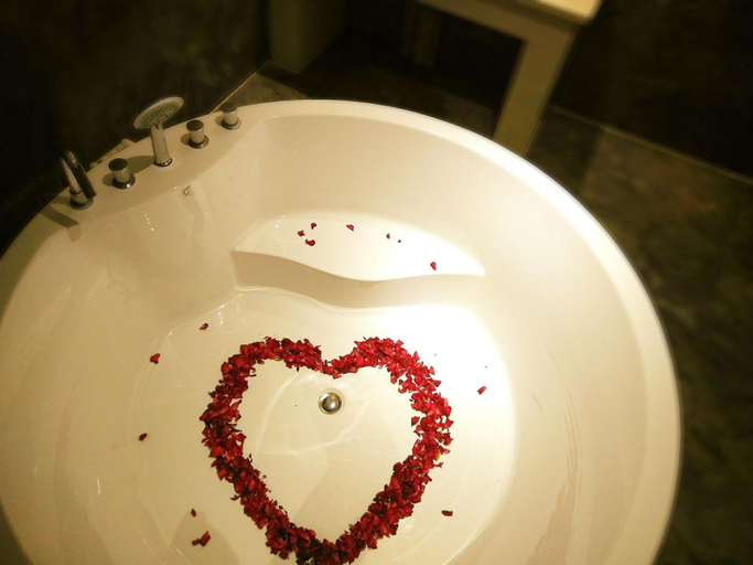 Bathroom, Orchid City Life Hotel, Fuyang