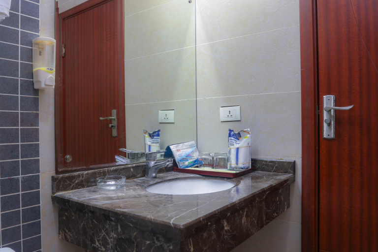 Bathroom 2, Ruo Gui Hotel, Chongqing