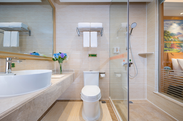 Bathroom 3, Vienna International Hotel Guangxi Baise High-speed Railway Station, Baise