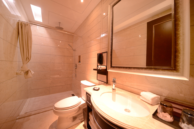 Bathroom, Earl Hotel (Harbin Sophia Church Store Central Street), Harbin