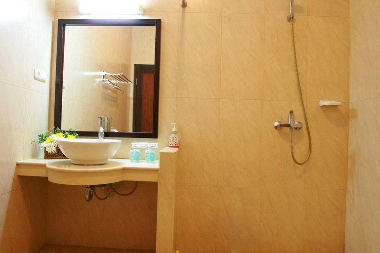 Bathroom, GDW Hotel & Cottage, Bogor