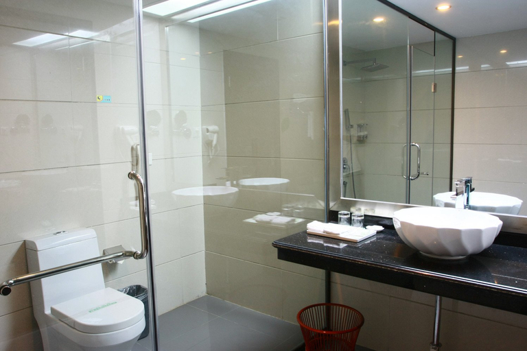 Bathroom, Guiping Yuyang Hotel (Guiping Xishan Scenic Area), Guigang