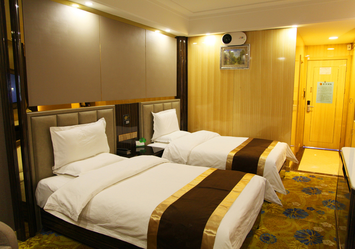 Bedroom 2, Jinfeng International Hotel, Golog Tibetan