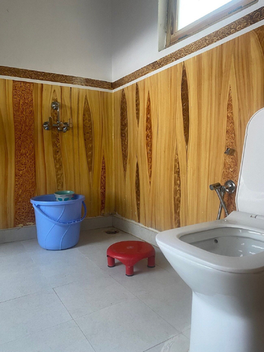 Bathroom, The Empire Resort, Leh