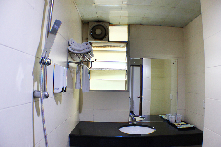Bathroom 2, Qingyuan Xinhao Hotel (Qingxin Gulong Gorge Branch), Qingyuan