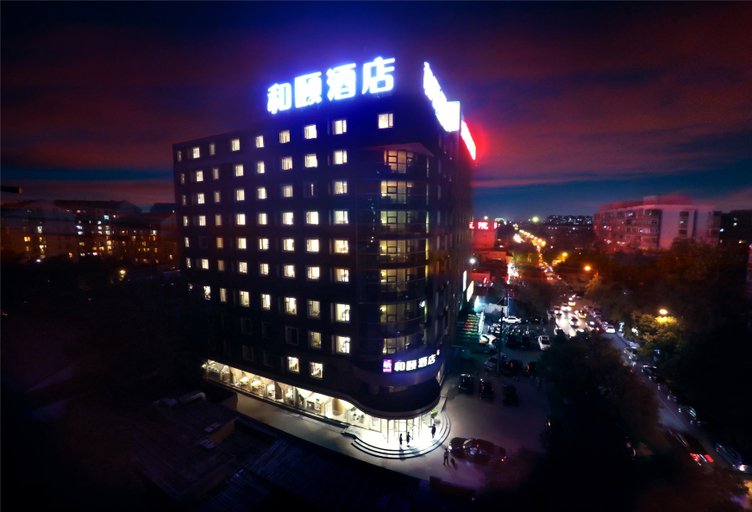 Exterior & Views
