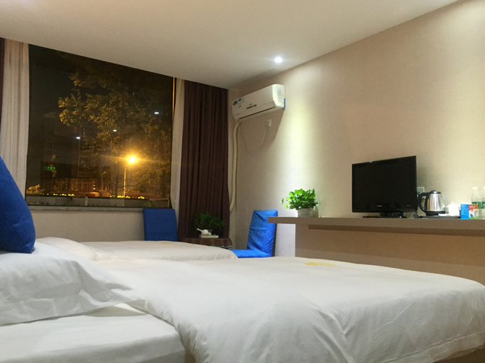 Bedroom 2, AN YUE REVELPLUS HOTEL, Ziyang