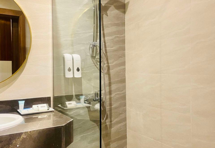 Bathroom 5, Concorde Deira Hotel, Dubai