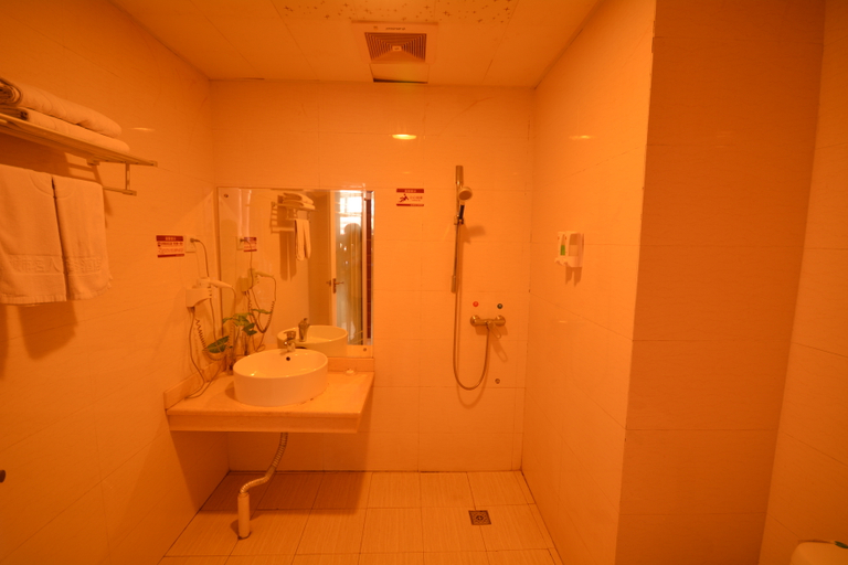Bathroom 2, Celebrites Hotel (Wanda Plaza), Yulin
