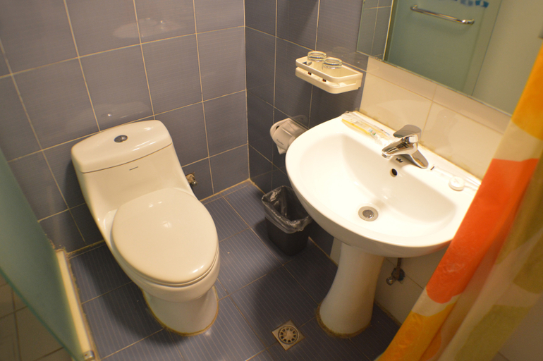 Bathroom, Yizhu Chain Hotel (Shijiazhuang Third Hospital), Shijiazhuang