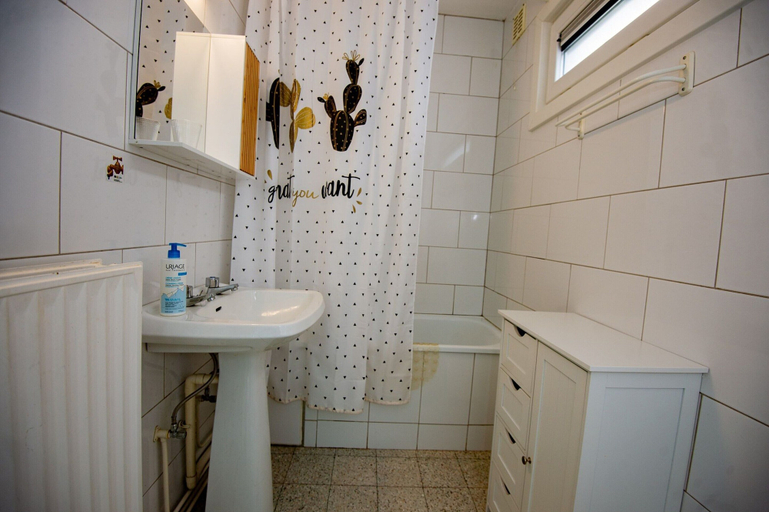 Bathroom 3, Peaceful Garden Hideaway, Hainaut