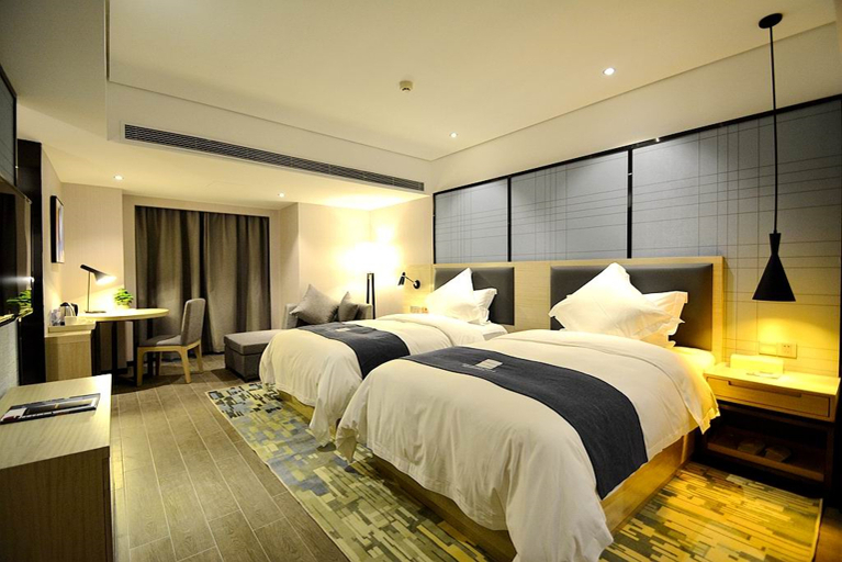 Bedroom, Echarm Hotel (Beihai High-Speed Railway Station North Bay Plaza), Beihai