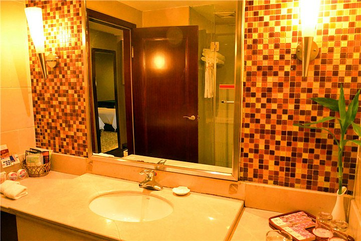 Bathroom 4, Long Yang International Hotel, Changde
