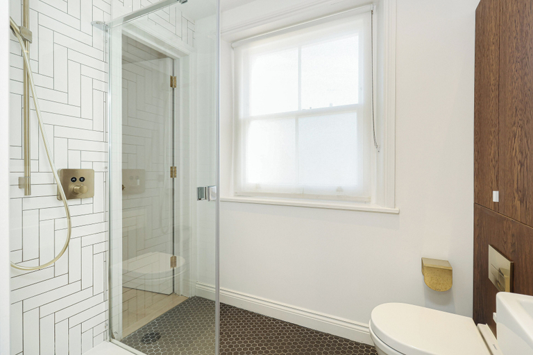 Bathroom 3, Kensington Gardens, London