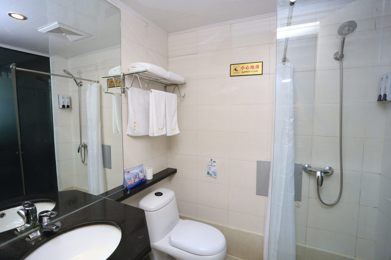Bathroom 3, IU Hotel (Chongqing Nanping Wanda Plaza Light Rail Station), Chongqing