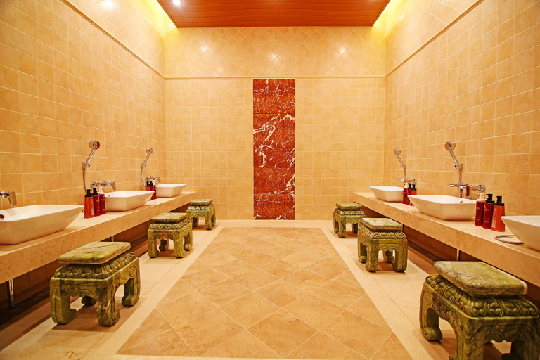 Bathroom, Kaishi Hot Spring Resort, Dalian