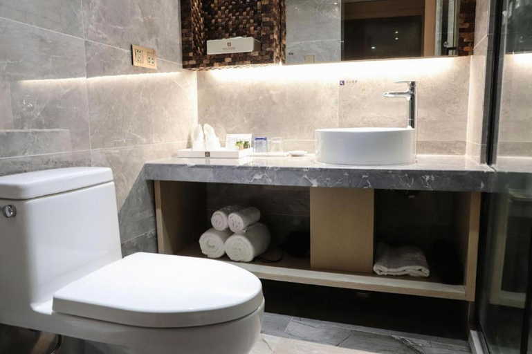 Bathroom 4, Excemon Beach Hotel Beihai, Beihai