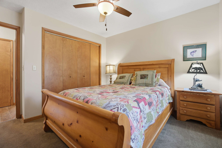 Room 2, Family-friendly Home w Hot Tub Fire Pit Games, Garrett
