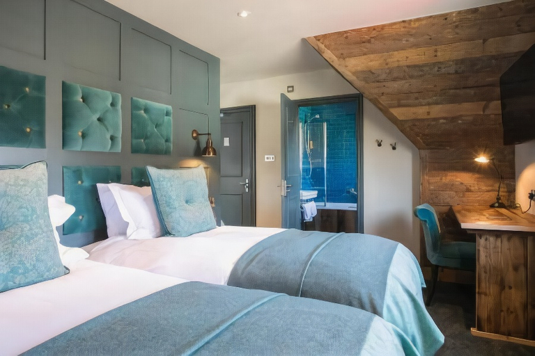 Bedroom 2, The Green Dragon Inn, Gloucestershire